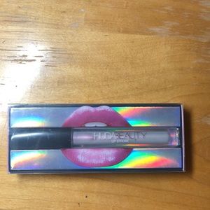 HUDA BEAUTY LIP STROBE